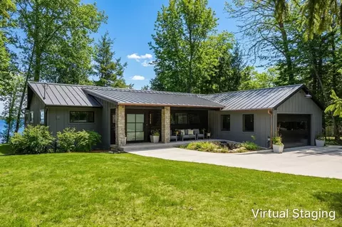 1059 S Nanagosa, Suttons Bay, MI 49682