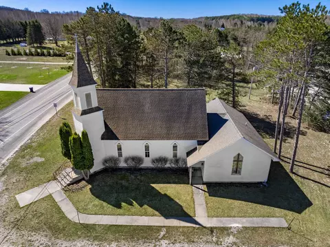 89 W Church, Maple City, MI 49664