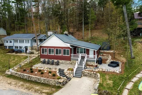2408 Pinehurst, Traverse City, MI 49696