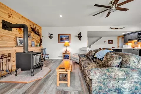 Living - 1693 Manchester, Gladwin, MI 48624 photo 4 of 4