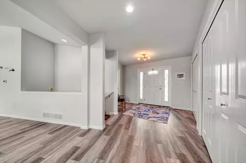 Entry Way - 1693 Manchester, Gladwin, MI 48624 photo 2 of 2