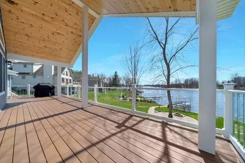 Exterior - 1693 Manchester, Gladwin, MI 48624 photo 5 of 9