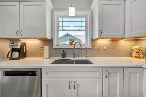 Kitchen - 1693 Manchester, Gladwin, MI 48624 photo 4 of 7