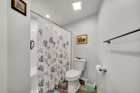 Bath - 1693 Manchester, Gladwin, MI 48624 photo 5 of 5