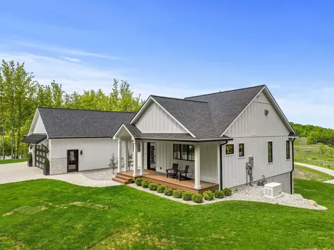 00 E Rudy, Northport, MI 49670