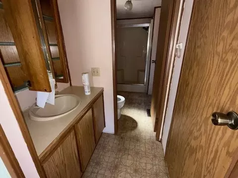 Bath - 559 Gitchegumee, Buckley, MI 49620 photo 2 of 2