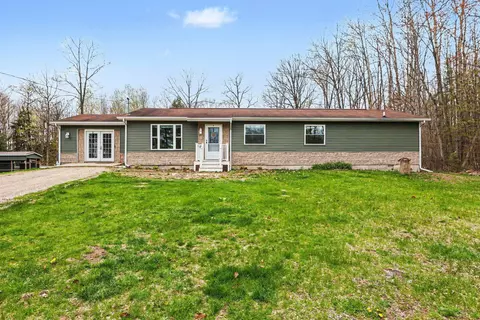 Exterior - 1015 Shaw, Gladwin, MI 48624 photo 2 of 7