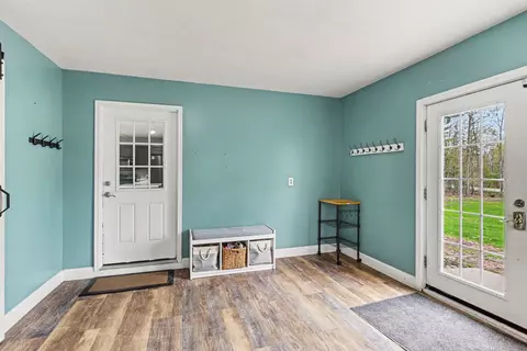 Entry Way - 1015 Shaw, Gladwin, MI 48624 photo 2 of 2