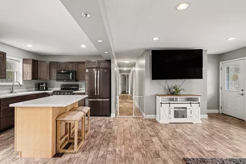Entry Way - 1015 Shaw, Gladwin, MI 48624 photo 1 of 2