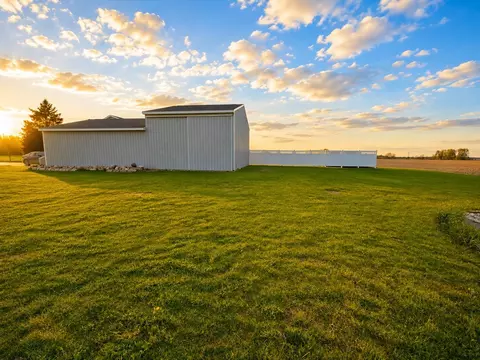 10989 E Pleasant Vly, Shepherd, MI 48883 photo 5