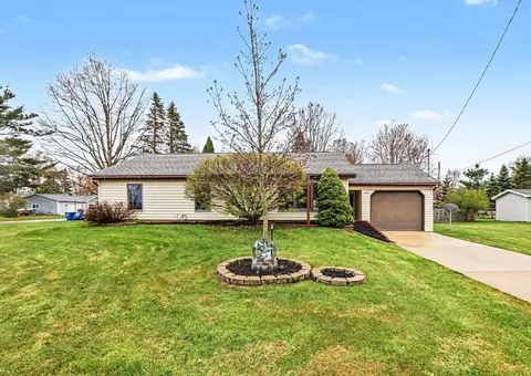 1401 Cummer, Cadillac, MI 49601