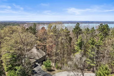 2837 Holiday, Traverse City, MI 49686