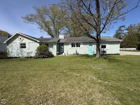 722 S Lakeshore, Lake City, MI 49651