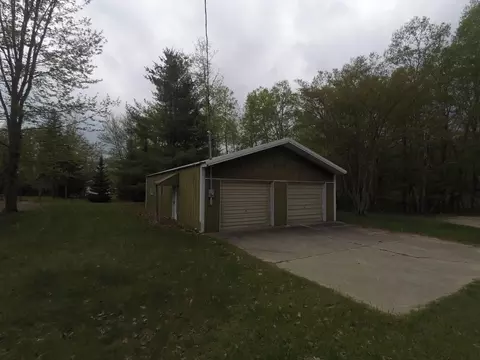 137 Henderson, Cadillac, MI 49601
