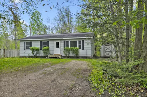 142 Fern, Cadillac, MI 49601
