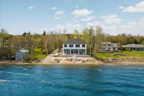 6405 S West Bay Shr, Traverse City, MI 49684