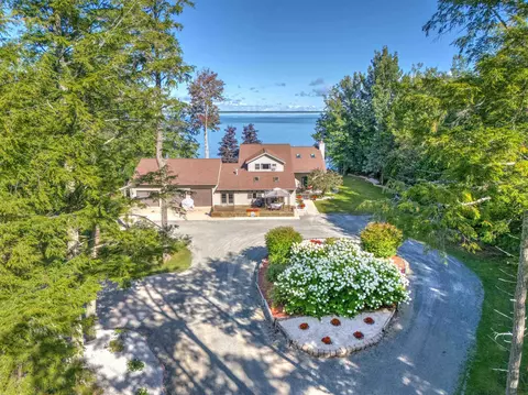 93 County Road 441, Manistique, MI 49854