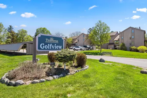 5542 Golfview #27, Williamsburg, MI 49690