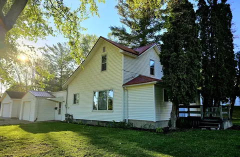 420 S Clinton, Saint Louis, MI 48880