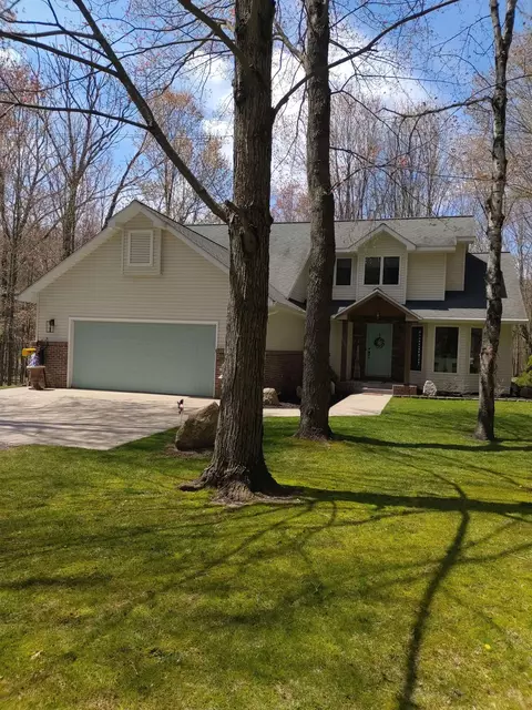 5490 Oak, Farwell, MI 48622