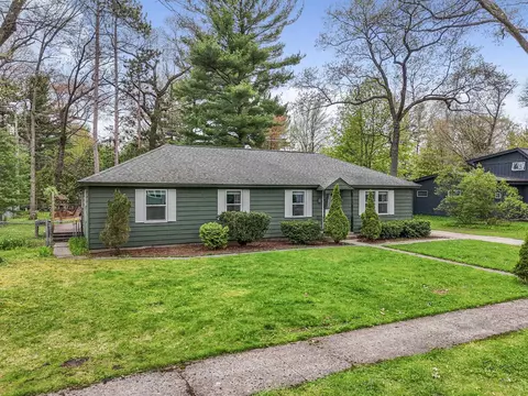 522 Cromwell, Traverse City, MI 49686