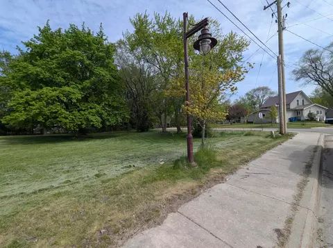 210 N Mackinaw, Au Gres, MI 48703