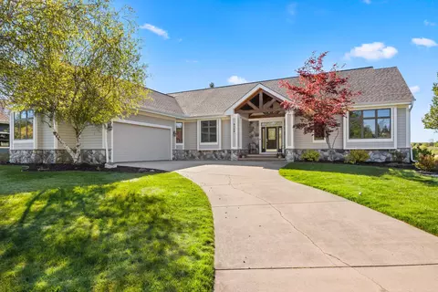 5148 Arrowhead, Williamsburg, MI 49690