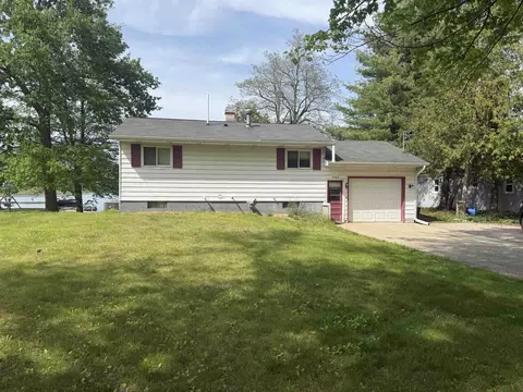 9463 E Colby, Crystal, MI 48818 photo 2