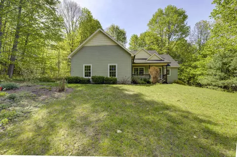 19801 Oak, Lake Ann, MI 49650