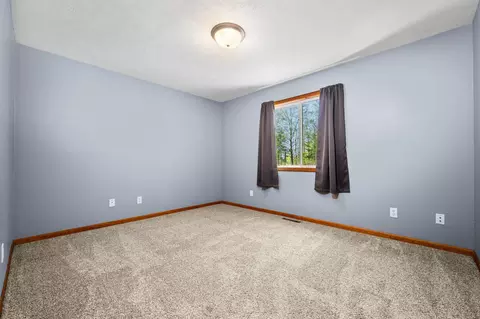 Bedroom - 3936 Jeri, Interlochen, MI 49643 photo 4 of 4