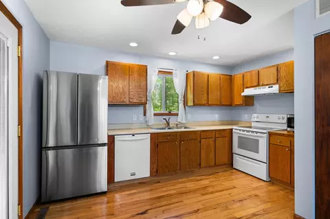 Kitchen - 3936 Jeri, Interlochen, MI 49643 photo 1 of 2