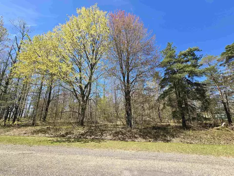235 Country Clb, Mancelona, MI 49569