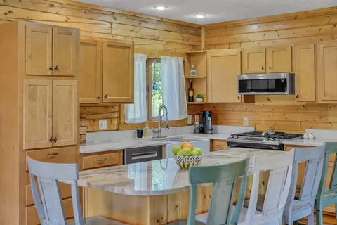 Kitchen - 9330 E 10 12, Manton, MI 49663 photo 6 of 8