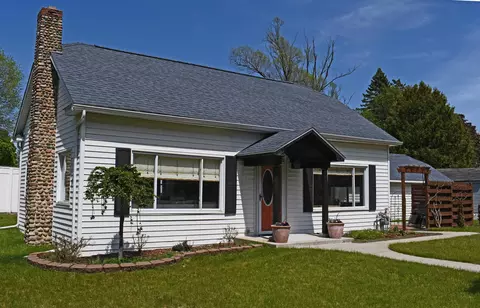 400 Bridge, East Tawas, MI 48730