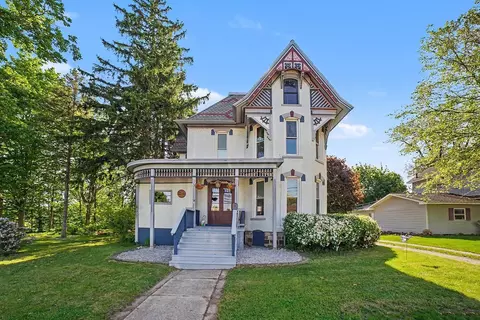 220 N Main, Saint Louis, MI 48880
