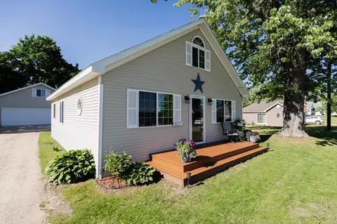 10627 Lake, Chippewa Lake, MI 49320