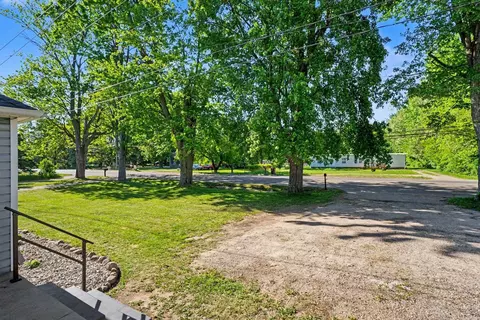 Exterior - 5290 E Broadway, Mount Pleasant, MI 48858 photo 7 of 8