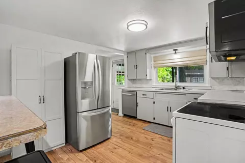 Kitchen - 5290 E Broadway, Mount Pleasant, MI 48858 photo 1 of 2