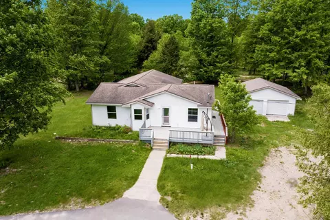 90 S Haze, Beulah, MI 49617