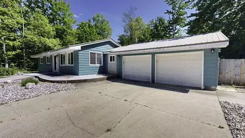 3042 Bischoff, Harrison, MI 48625 photo 3