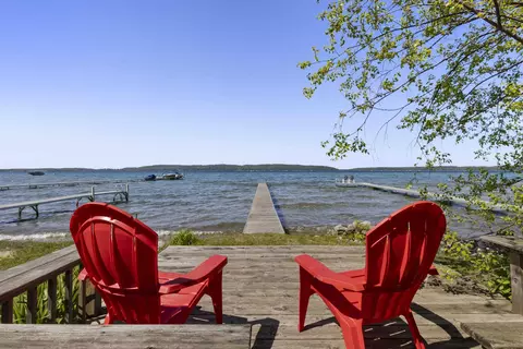 1313 E South Shr, Frankfort, MI 49635