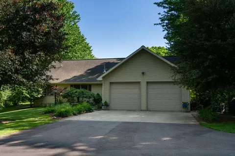 1083 El Camino Grande, Lake Isabella, MI 48893