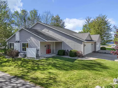 122 Davidsen Shrs, Cadillac, MI 49601