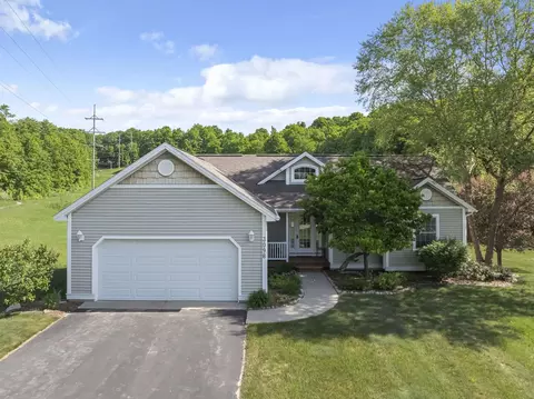3098 Crown Wood, Traverse City, MI 49686