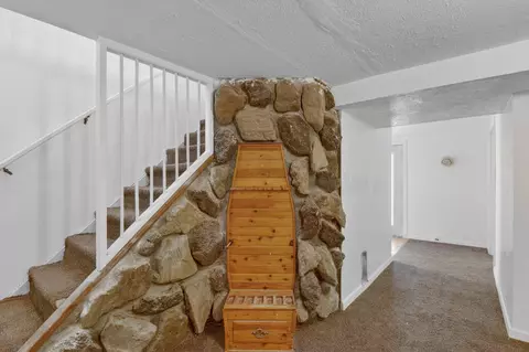 Entry Way - 215 Maple, Hersey, MI 49639 photo 2 of 3