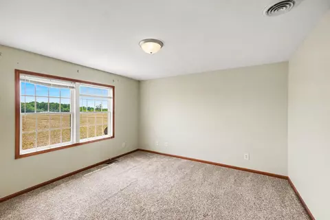 Bedroom - 4606 E Jordan, Mount Pleasant, MI 48858 photo 8 of 14