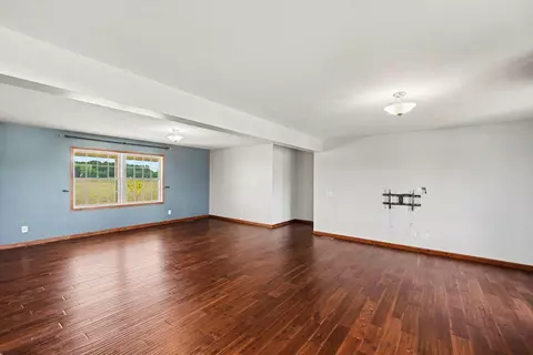 Living - 4606 E Jordan, Mount Pleasant, MI 48858 photo 4 of 5