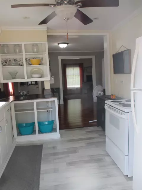 107 W Hall, Shepherd, MI 48883 photo 9