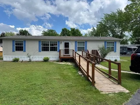 714 Golfview, Elk Rapids, MI 49629