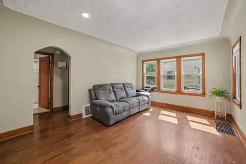 402 E May, Mount Pleasant, MI 48858 photo 4